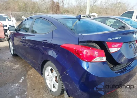2013 Hyundai Elantra Gls z USA, uszkodzony, nr VIN 5NPDH4AE4DH288609